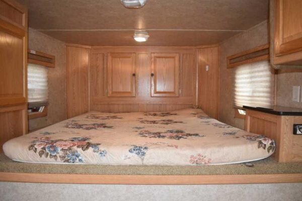 2007 American Spirit 8308LQ 3 Horse Trailer with 8' Short Wall - Image 18