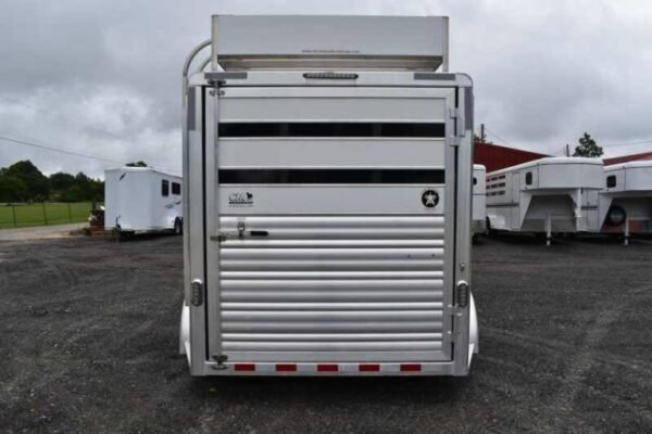 2012 CM 3HBP 3 Horse Trailer - Image 12