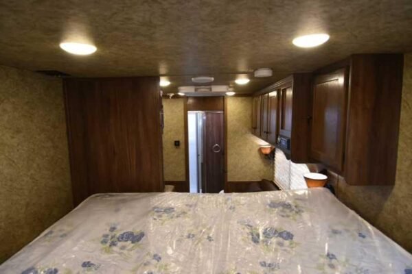 2018 Lakota Charger LQ Stock Trailer with 9' Short Wall - Image 8