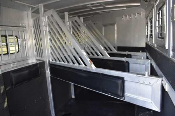 2003 Bloomer 8414LQ 4 Horse Trailer with 14' Short Wall - Image 30