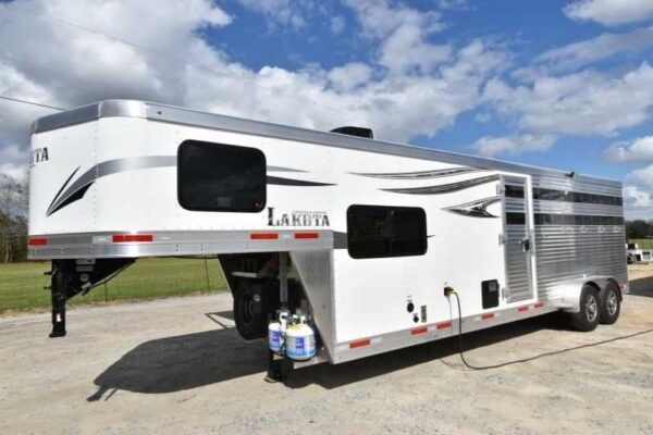 2018 Lakota Charger LQ Stock Trailer with 9' Short Wall - Image 6