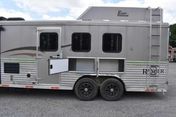 2015 Bison Ranger 3LQ Horse Trailer with 10' Short Wall - Image 9