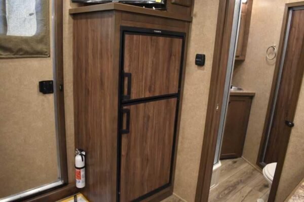 2022 Lakota Charger LQ 2 Horse Trailer with 9' Short Wall - Image 14