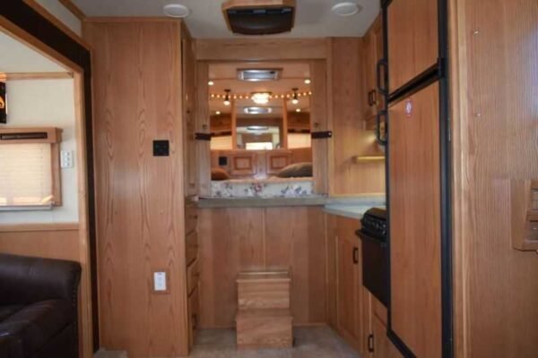 2005 Sundowner Sunlite  6LQ Horse Trailer with 11' Short Wall 725 Grand Sierra 8612GLQ MidTack - Image 23