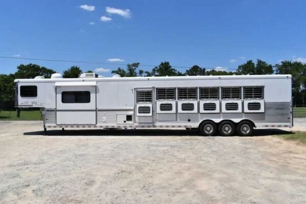 2005 Sundowner Sunlite  6LQ Horse Trailer with 11' Short Wall 725 Grand Sierra 8612GLQ MidTack - Image 4