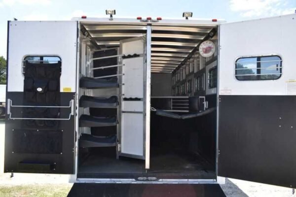 2005 Sundowner Sunlite  6LQ Horse Trailer with 11' Short Wall 725 Grand Sierra 8612GLQ MidTack - Image 16