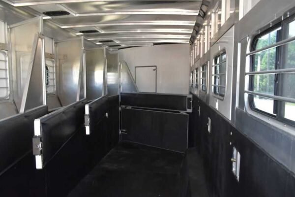 2005 Sundowner Sunlite  6LQ Horse Trailer with 11' Short Wall 725 Grand Sierra 8612GLQ MidTack - Image 14