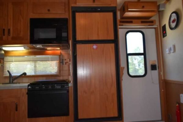 2005 Sundowner Sunlite  6LQ Horse Trailer with 11' Short Wall 725 Grand Sierra 8612GLQ MidTack - Image 30