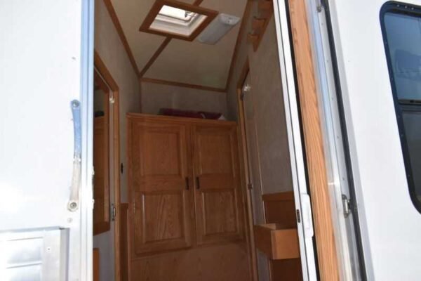 2005 Sundowner Sunlite  6LQ Horse Trailer with 11' Short Wall 725 Grand Sierra 8612GLQ MidTack - Image 43