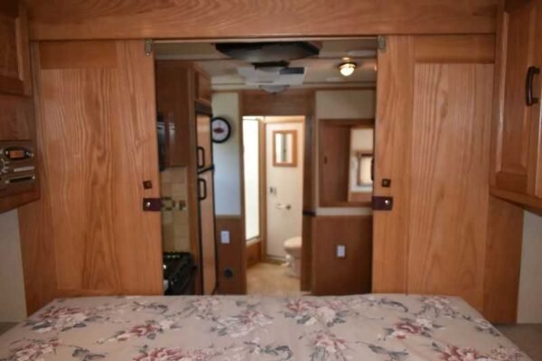 2005 Sundowner Sunlite  6LQ Horse Trailer with 11' Short Wall 725 Grand Sierra 8612GLQ MidTack - Image 42