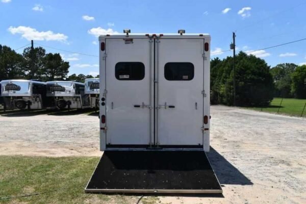 2005 Sundowner Sunlite  6LQ Horse Trailer with 11' Short Wall 725 Grand Sierra 8612GLQ MidTack - Image 18