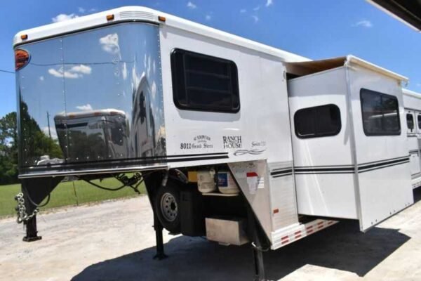 2005 Sundowner Sunlite  6LQ Horse Trailer with 11' Short Wall 725 Grand Sierra 8612GLQ MidTack - Image 48