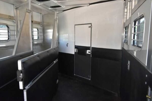 2005 Sundowner Sunlite  6LQ Horse Trailer with 11' Short Wall 725 Grand Sierra 8612GLQ MidTack - Image 13
