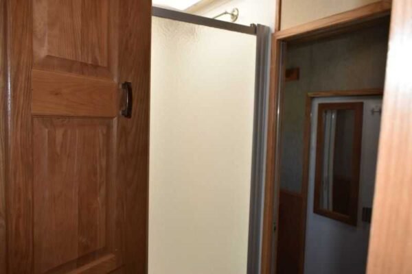 2005 Sundowner Sunlite  6LQ Horse Trailer with 11' Short Wall 725 Grand Sierra 8612GLQ MidTack - Image 24