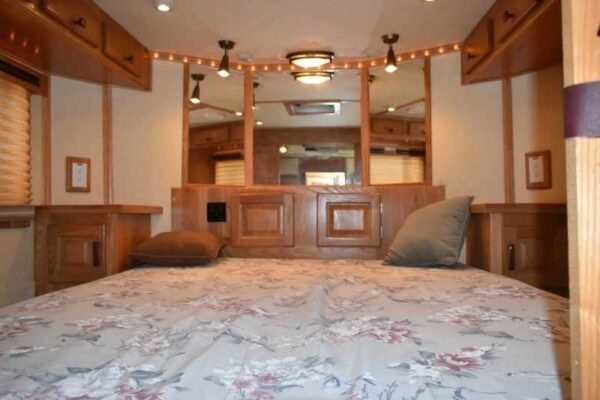 2005 Sundowner Sunlite  6LQ Horse Trailer with 11' Short Wall 725 Grand Sierra 8612GLQ MidTack - Image 20