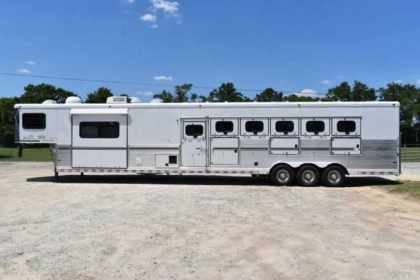 2005 Sundowner Sunlite  6LQ Horse Trailer with 11' Short Wall 725 Grand Sierra 8612GLQ MidTack - Image 5