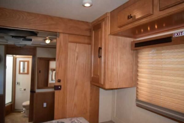 2005 Sundowner Sunlite  6LQ Horse Trailer with 11' Short Wall 725 Grand Sierra 8612GLQ MidTack - Image 40