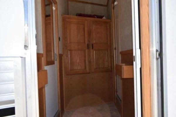 2005 Sundowner Sunlite  6LQ Horse Trailer with 11' Short Wall 725 Grand Sierra 8612GLQ MidTack - Image 45