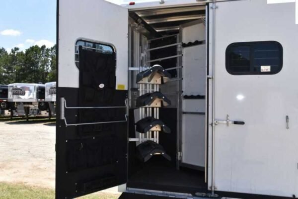2005 Sundowner Sunlite  6LQ Horse Trailer with 11' Short Wall 725 Grand Sierra 8612GLQ MidTack - Image 17