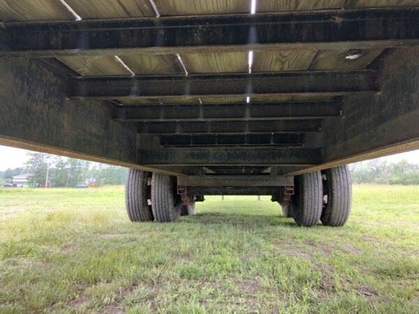 2002 Kaufman Trailers 101X40 Gooseneck Equipment Trailer w/Toolbox - Image 2