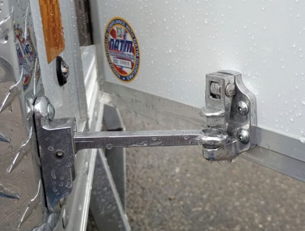 2024 mission trailers 101×12 aluminum 2 place crossover 3.0 w/side x side pkg, rear canopy