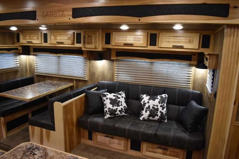 2021 lakota bighorn 8418glqug 4 horse trailer with 18' short wall