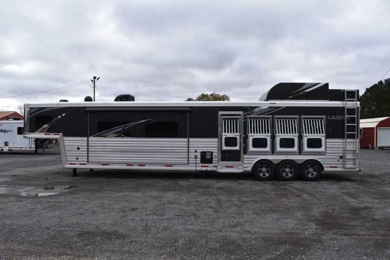 2021 lakota bighorn 8418glqug 4 horse trailer with 18' short wall