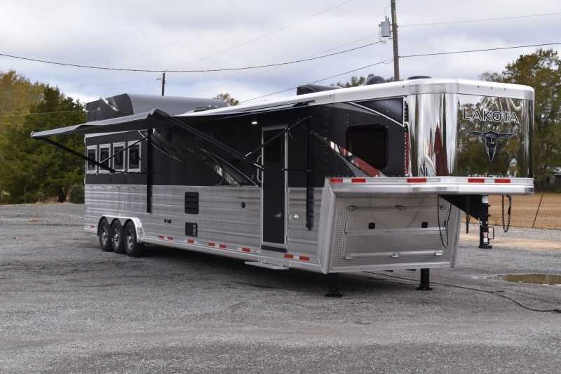 2021 lakota bighorn 8418glqug 4 horse trailer with 18' short wall