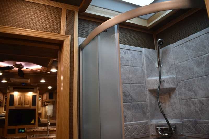 2021 lakota bighorn 8418glqug 4 horse trailer with 18' short wall