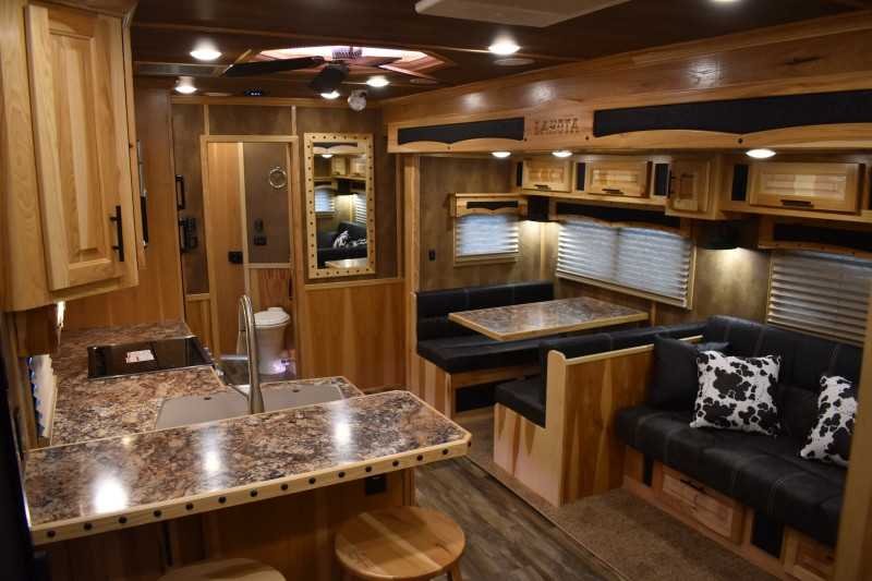 2021 lakota bighorn 8418glqug 4 horse trailer with 18' short wall