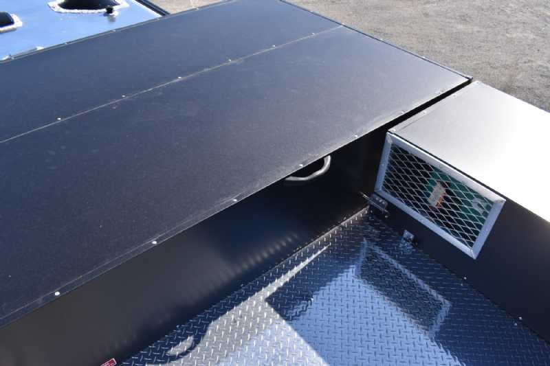 2021 lakota bighorn 8418glqug 4 horse trailer with 18' short wall