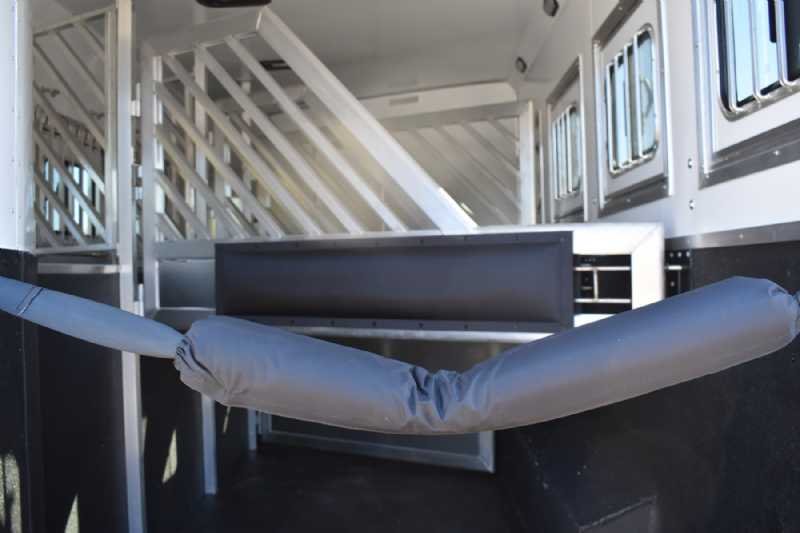 2021 lakota bighorn 8418glqug 4 horse trailer with 18' short wall