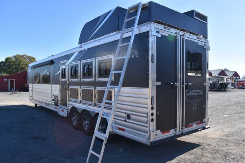 2021 lakota bighorn 8418glqug 4 horse trailer with 18' short wall