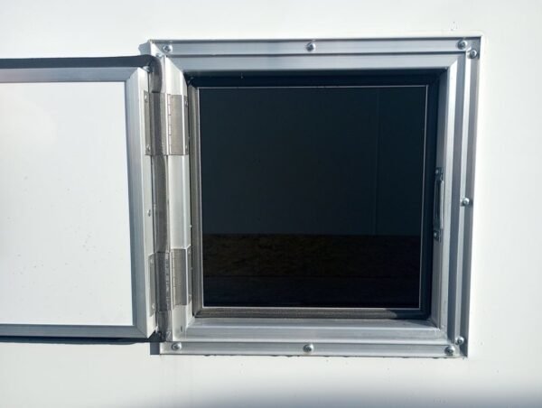 2024 mission trailers 101×24 aluminum 4/5 place drive in/out deckover w/galvanized pkg, canopy