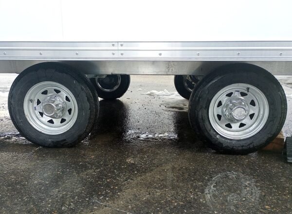 2024 mission trailers 101×24 aluminum 4/5 place drive in/out deckover w/galvanized pkg, canopy