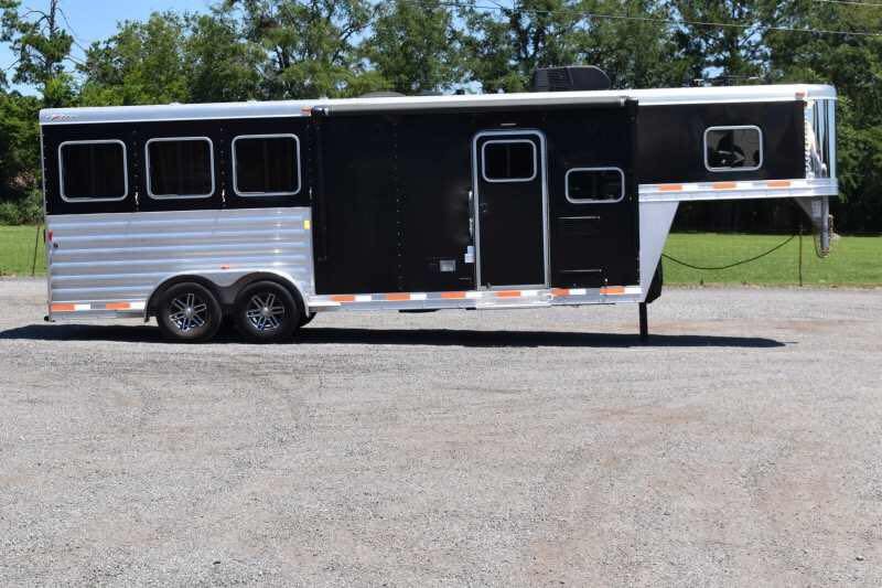 2017 exiss escape 7308lq 3 horse trailer with 8′ short wall