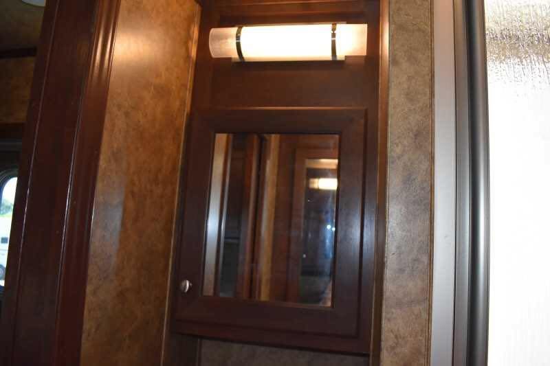 2017 exiss escape 7308lq 3 horse trailer with 8′ short wall