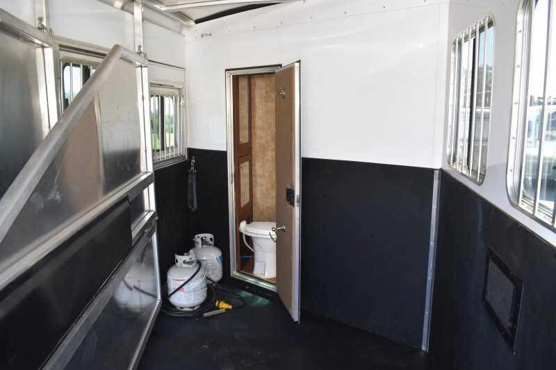 2017 exiss escape 7308lq 3 horse trailer with 8′ short wall