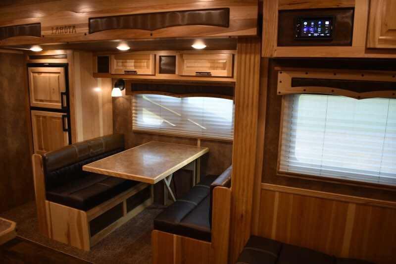 2021 lakota bighorn 8316srglq 3 horse trailer with 16' short wall