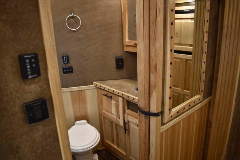 2021 lakota bighorn 8316srglq 3 horse trailer with 16' short wall