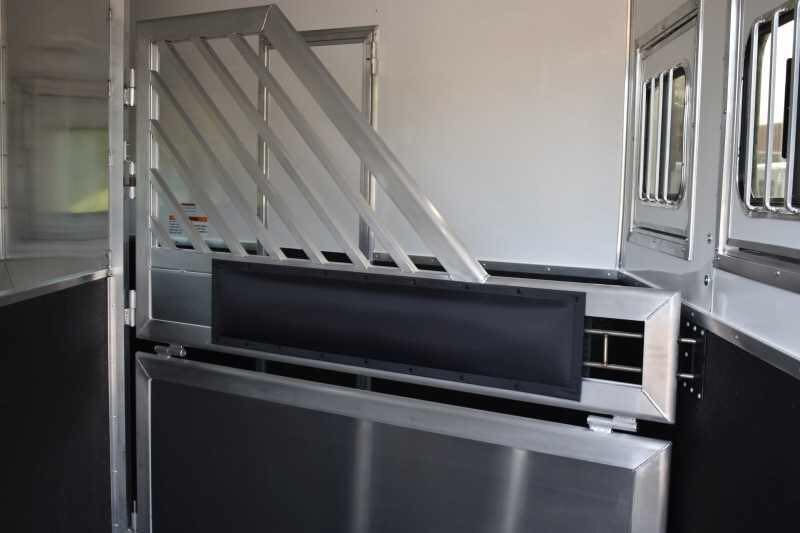 2021 lakota bighorn 8316srglq 3 horse trailer with 16' short wall