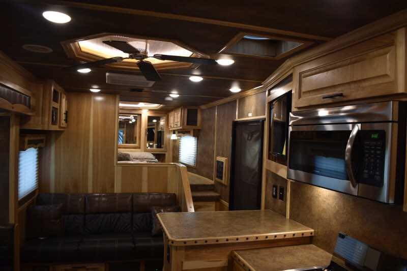 2021 lakota bighorn 8316srglq 3 horse trailer with 16' short wall