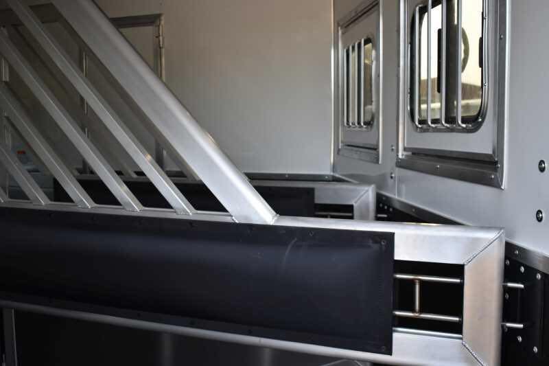 2021 lakota bighorn 8316srglq 3 horse trailer with 16' short wall