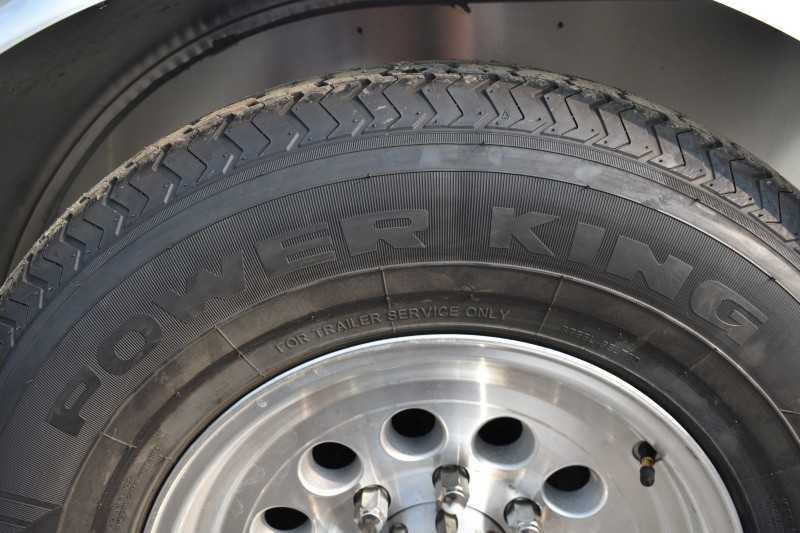 2021 lakota bighorn 8316srglq 3 horse trailer with 16' short wall