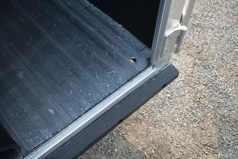 2021 lakota bighorn 8316srglq 3 horse trailer with 16' short wall