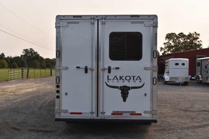 2021 lakota bighorn 8316srglq 3 horse trailer with 16' short wall