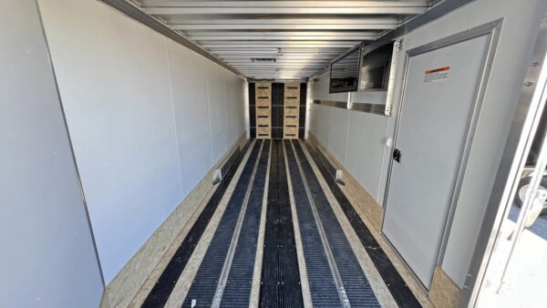 2024 sno pro 7.5×22 aluminum 4 place drive in/out w/extra height, mats & guides, canopy