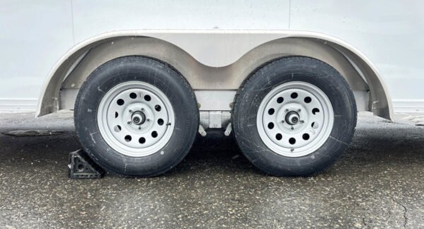2024 e z hauler 7×24 aluminum 4 place drive in/out w/tapered ramps, rear canopy