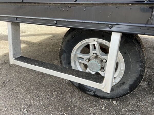 2021 mission trailers 101×12 aluminum 2 place crossover/hybrid w/blackout pkg