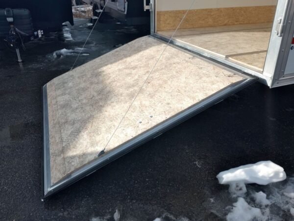 2024 mission trailers 101×24 aluminum 4/5 place drive in/out deckover w/galvanized pkg, canopy